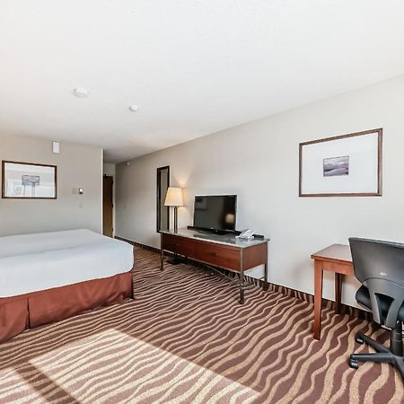 Invermere Inn & Suites 외부 사진