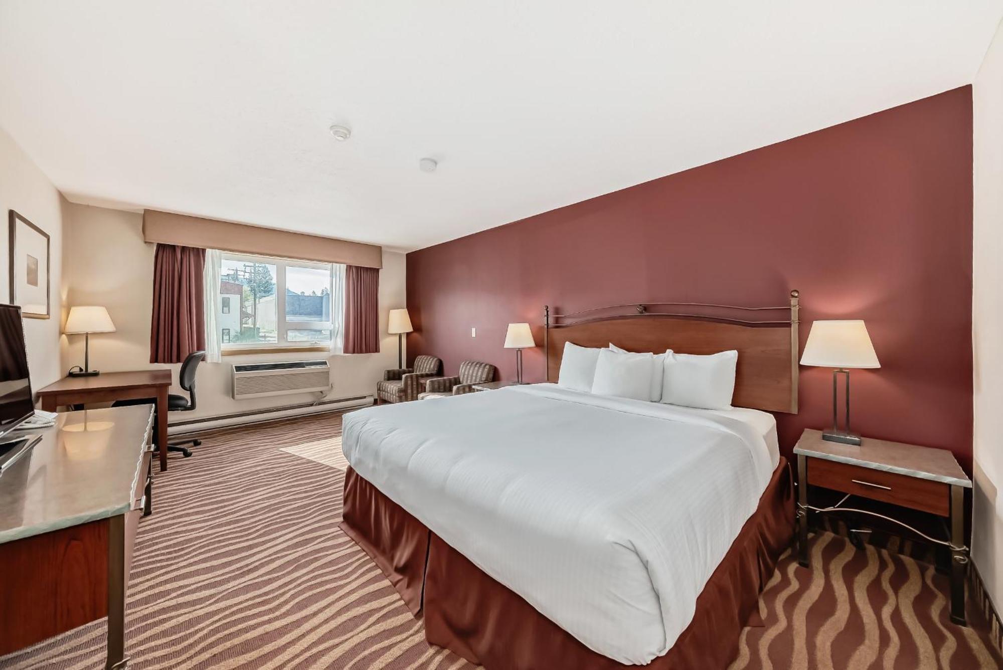 Invermere Inn & Suites 외부 사진