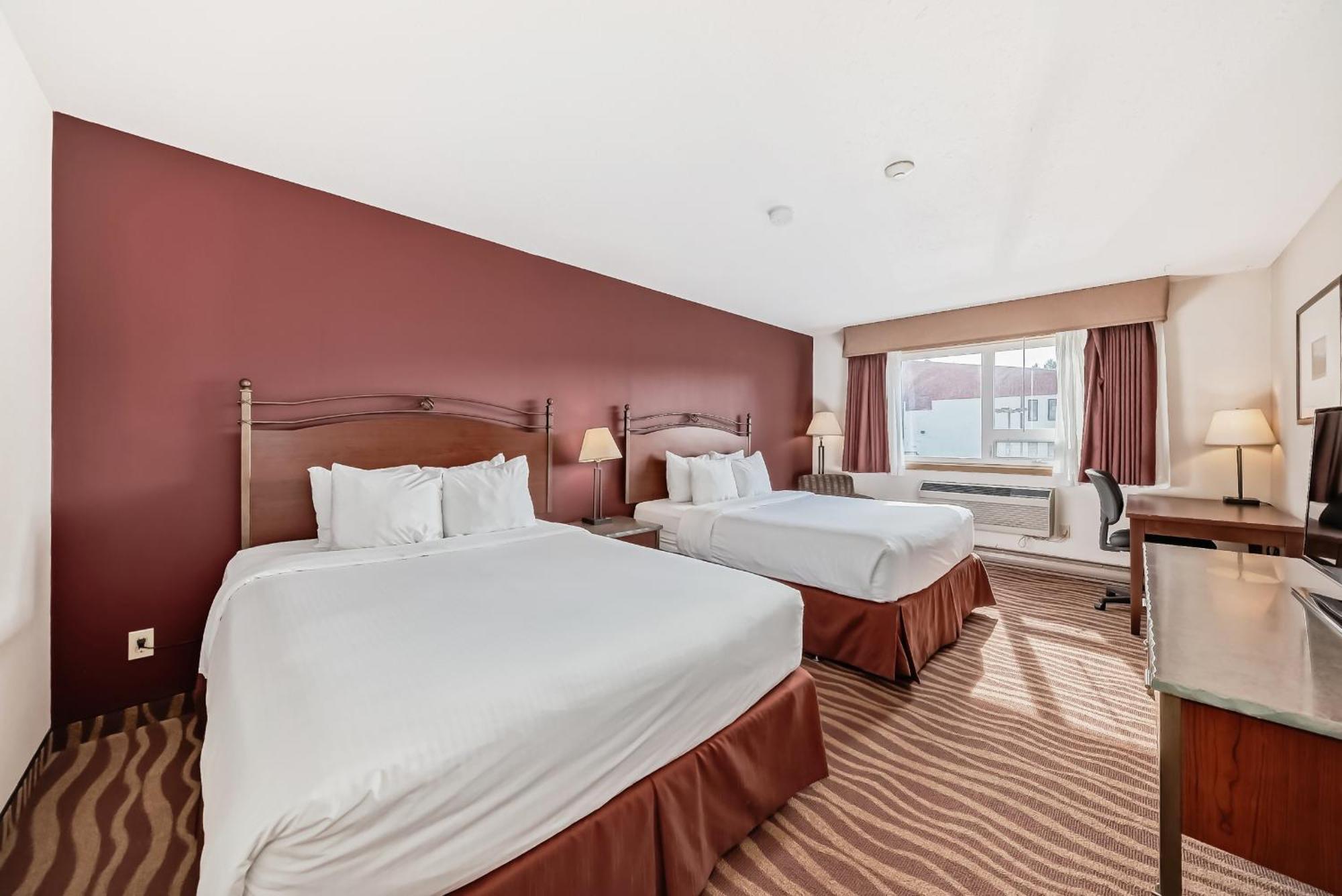 Invermere Inn & Suites 외부 사진